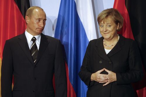 Guerra in Ucraina, rivelazioni di Merkel su Putin: “Non contavo più, ci ho provato ma…”
