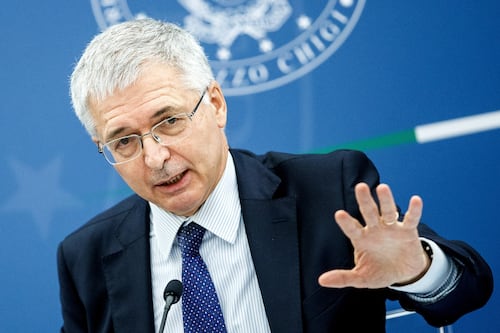 Bomba sulle pensioni. Il report riservato dell'Fmi: "Stop alle uscite anticipate dal lavoro". Addio a Quota 100?