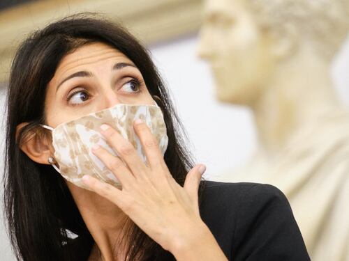 Ma destra e sinistra vogliono far vincere la Raggi? Storace e il sospetto su Roma