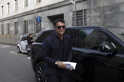 Fabrizio Corona ci prova e riapre Instagram dopo la chiusura per la causa di Mediaset