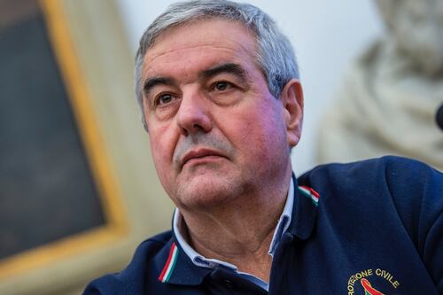 Coronavirus, Borrelli negativo al tampone ma resta in isolamento