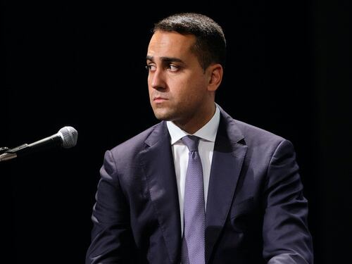 La rivolta M5s scorre nelle chat. Scatta il panico, chi sono i grillini che vogliono far crollare tutto