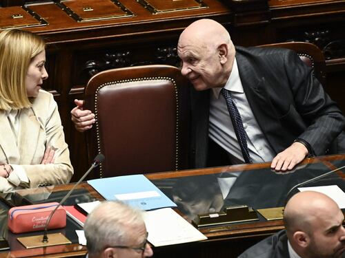 Meloni, l'affondo su giustizia e migranti: scontro con l'Anm. "Scudo" di Nordio per la capo di gabinetto