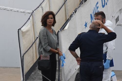 "Il suo posto va a un disabile", ma ci trova la Boldrini. Proteste sul volo Alitalia