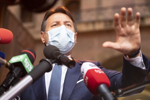 A Natale tutti a casa. Conte semina il panico