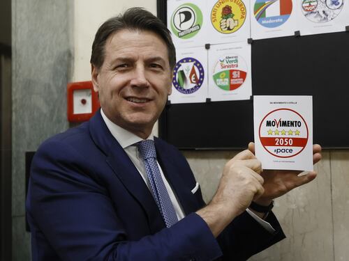 M5S, Conte non vuole le facce dei candidati sui cartelloni elettorali. Aveva ragione Il Tempo