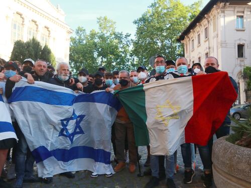 Centinaia in piazza per Israele, solidarietà anche da Salvini e Tajani