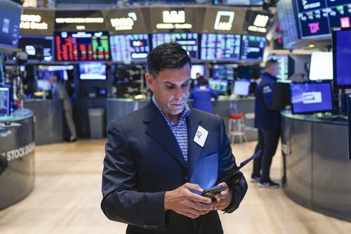 Tesla crolla a Wall Street, l'effetto dazi affossa i titoli hi-tech