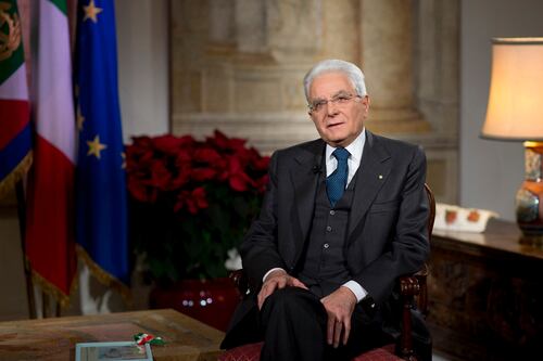 Così Sergio Mattarella ha rottamato i progetti di Matteo Renzi