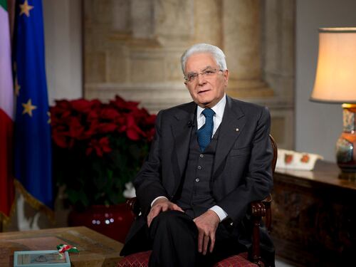 Così Sergio Mattarella ha rottamato i progetti di Matteo Renzi