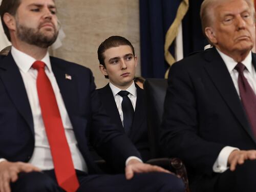Iran, minacce al figlio di Trump. Il Nyp: "C'è una taglia da 10 milioni"