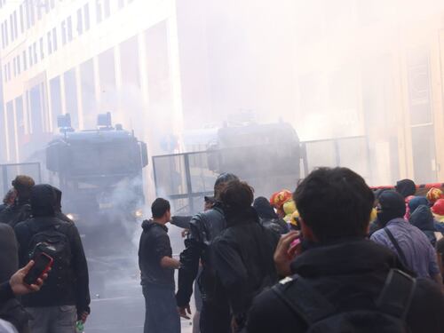 Anarchici, Meloni e Piantedosi condannano le violenze. Poliziotto ferito, linea dura del governo