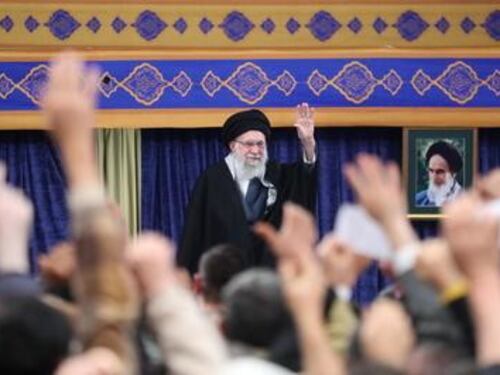 Iran nel caos, Khamenei pronto a fuggire in Russia se il regime cade