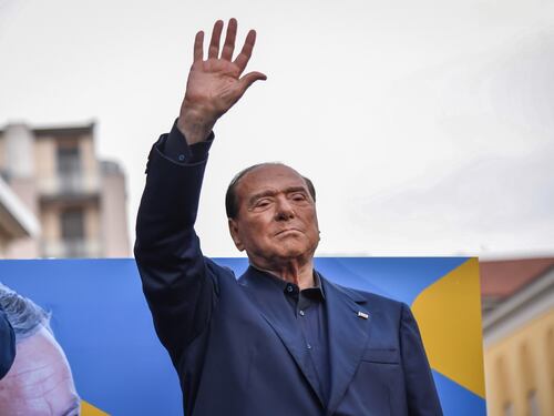 Elezioni, Silvio Berlusconi seppellisce il Terzo Polo: “Finti liberali, sono di sinistra. Nessun ruolo”