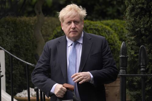 Regno Unito, le dimissioni di Johnson scatenano il caos e mettono Sunak con le spalle al muro