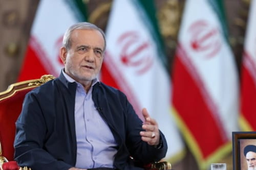 Iran Pezeshkian ordina il ripristino dell'accesso alla rete Internet