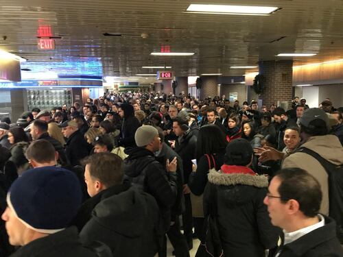 Esplosione al terminal di Port Authority, panico nella metro