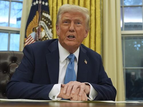 Trump e la lotta con burocrati, lobby e spie: il “deep state” che non lo vuole