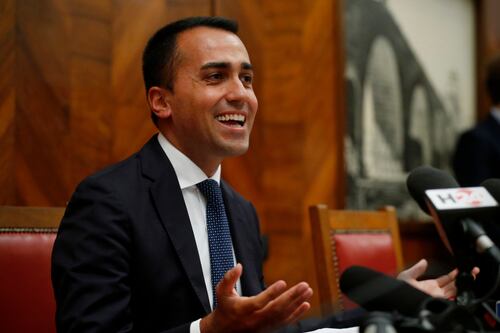 Di Maio: "Sarà un autunno caldissimo. I poteri forti ci fanno la guerra"
