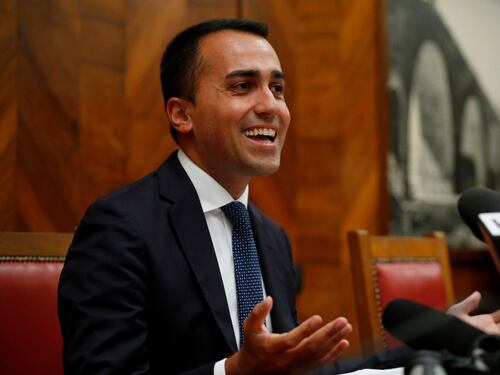 Di Maio: "Sarà un autunno caldissimo. I poteri forti ci fanno la guerra"