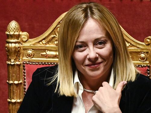 Sondaggio Porta a Porta, sinistra in piazza e Meloni... al 30 per cento