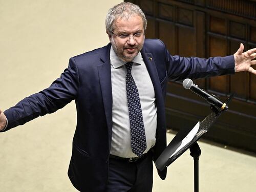 Ecco chi ha votato il Mes. Borghi mette alla gogna i "traditori"