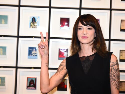 Asia Argento, i racconti hot sul set: "Si sentiva tutto". Cosa facevano a Sylvester Stallone in camerino