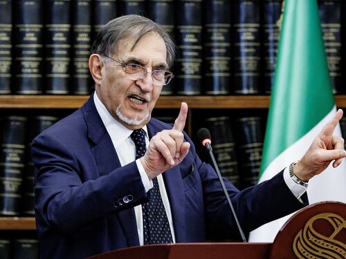 Torino, La Russa stigmatizza la vergogna del corteo ProPal: “Odio e intolleranza inaccettabili”