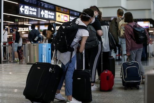 Voli cancellati per il Covid? L'Enac: sanzioni per le compagnie aeree che rimborsano con i voucher