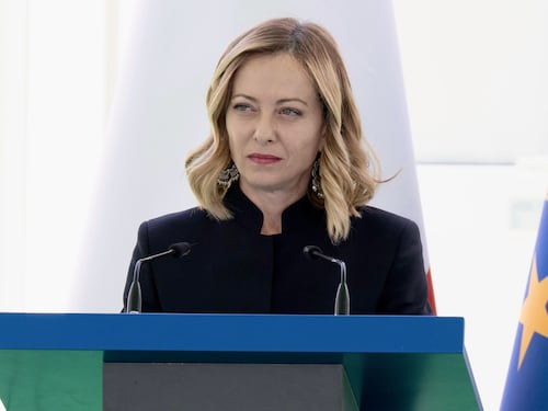 Migranti, cambio di rotta del governo sull’Albania: Cpr e competenza a Tirana