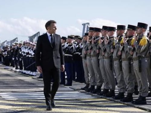 Macron: "L'Europa punti sulla deterrenza nucleare e sia autonoma dagli Usa"