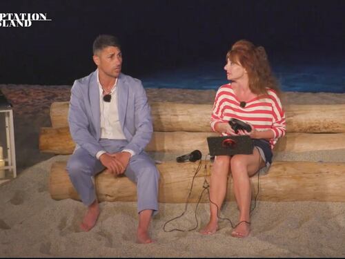 Ascolti tv, Temptation Island le suona a Sister Act. Bene Rocco Schiavone, vola il Tg4