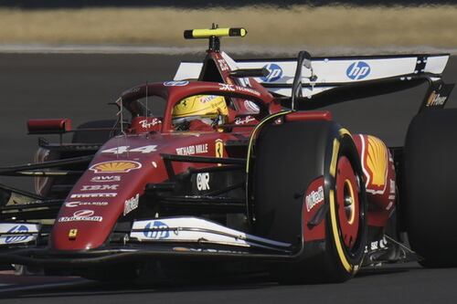 Formula 1, Hamilton manda in estasi i tifosi Ferrari: vittoria nella Sprint nel Gp di Cina