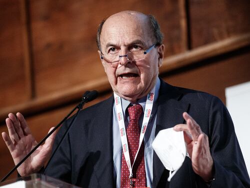 Pier Luigi Bersani prepara il ritorno in campo: vuole soffiare il Pd ad Enrico Letta