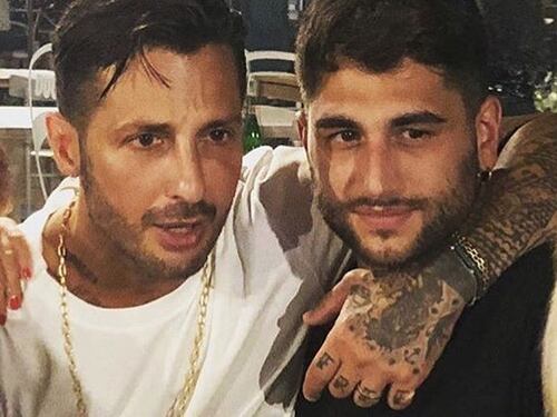 Fabrizio Corona e l'abbraccio con Jeremias Rodriguez: "Famiglia"