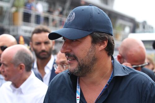 La ricetta di Salvini per la sicurezza: "Da mercoledì taser in dodici città"