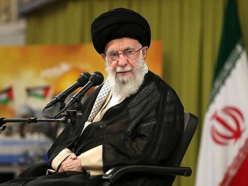 L'Iran vuole la libertà. Gli Ayatollah tremano. Black out a Teheran