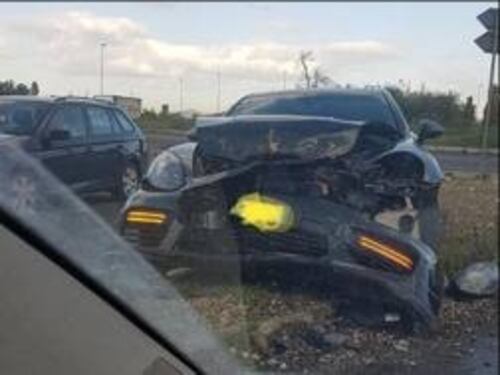 Roma, Perotti distrugge la Porsche in incidente stradale