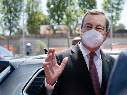 Mario Draghi al Quirinale dopo Sergio Mattarella? Macché, sarà il re dell’Universo