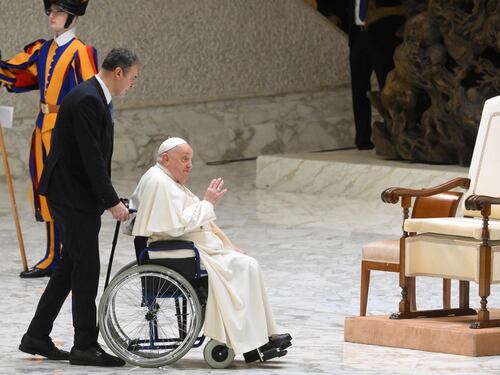 Papa Francesco, cura cambiata per la terza volta. Come sta il Pontefice