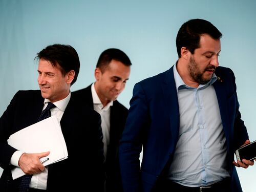 Lite sul dl fisco. Conte: "Sabato consiglio dei ministri". Salvini: "Ho altri impegni"