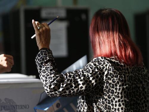"Silenzio violato", messaggi elettorali su WhatsApp da movimenti pro-Raggi: il Codacons va in Procura