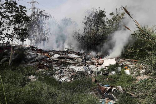 Discarica in fiamme, le Pm10 schizzano sopra il limite