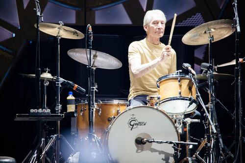 Il batterista dei Rolling Stones tradisce Mick Jagger e sposa il jazz