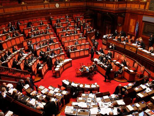 Ma quale abolizione. Tutti i big della politica vogliono il Senato
