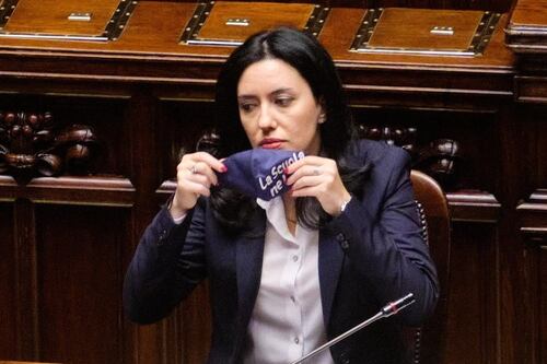 Preside sotto inchiesta, scelta autoritaria e incomprensibile. Adesso la Azzolina chieda scusa