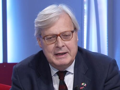 Giambruno, affondo di Sgarbi: "Uno che si chiama Scanzi...". E strizza l'occhio a Meloni