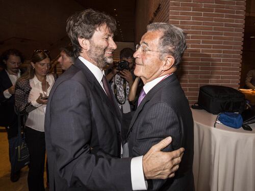 Pd, da Franceschini a Prodi la partita per isolare Schlein. Grande gelo al Nazareno