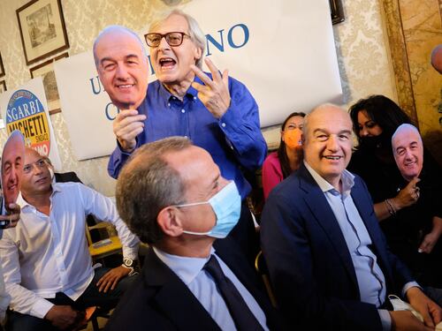 Giunta Michetti, Vittorio Sgarbi limita il ruolo di Pippo Franco: "Sono io la terza punta del tridente"