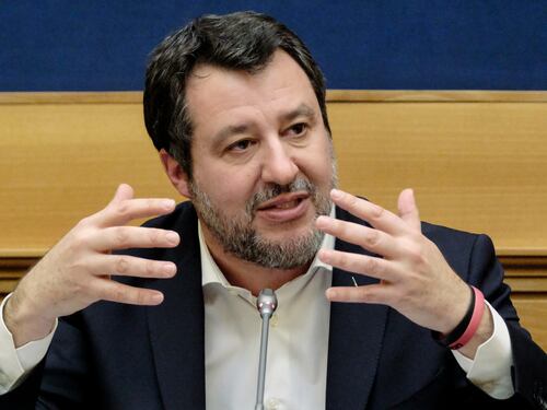 Lega, Salvini verso la rielezione a segretario: è l’unico candidato
